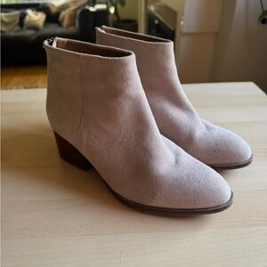 Seychelles Suede Ankle Booties‎ - Cream Boots